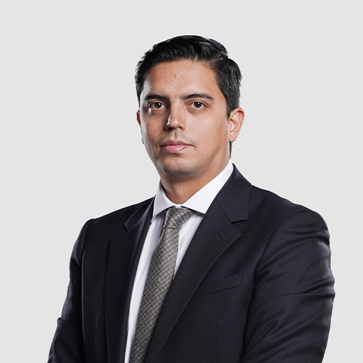 Headshot of Director in Lunate’s public markets team, Felipe De La Rosa